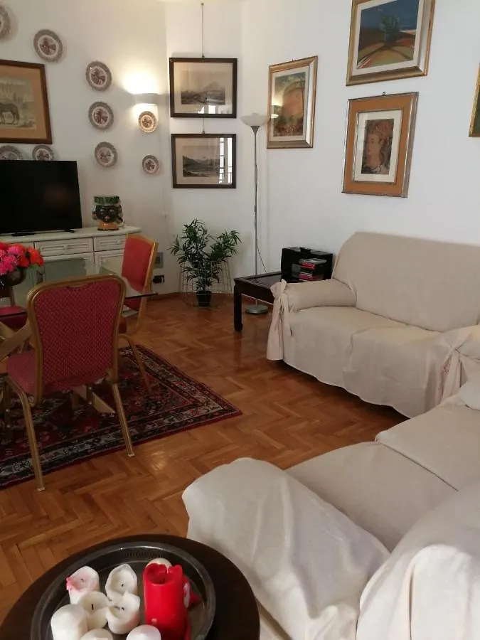 باليرمو Adele Apartment إيطاليا